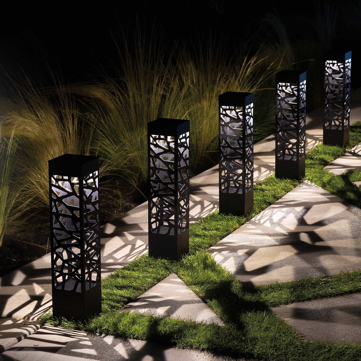 Tommy Bahama Solar Bollard 20 Lumen Landscape & Walkway Lights, 5 Pieces