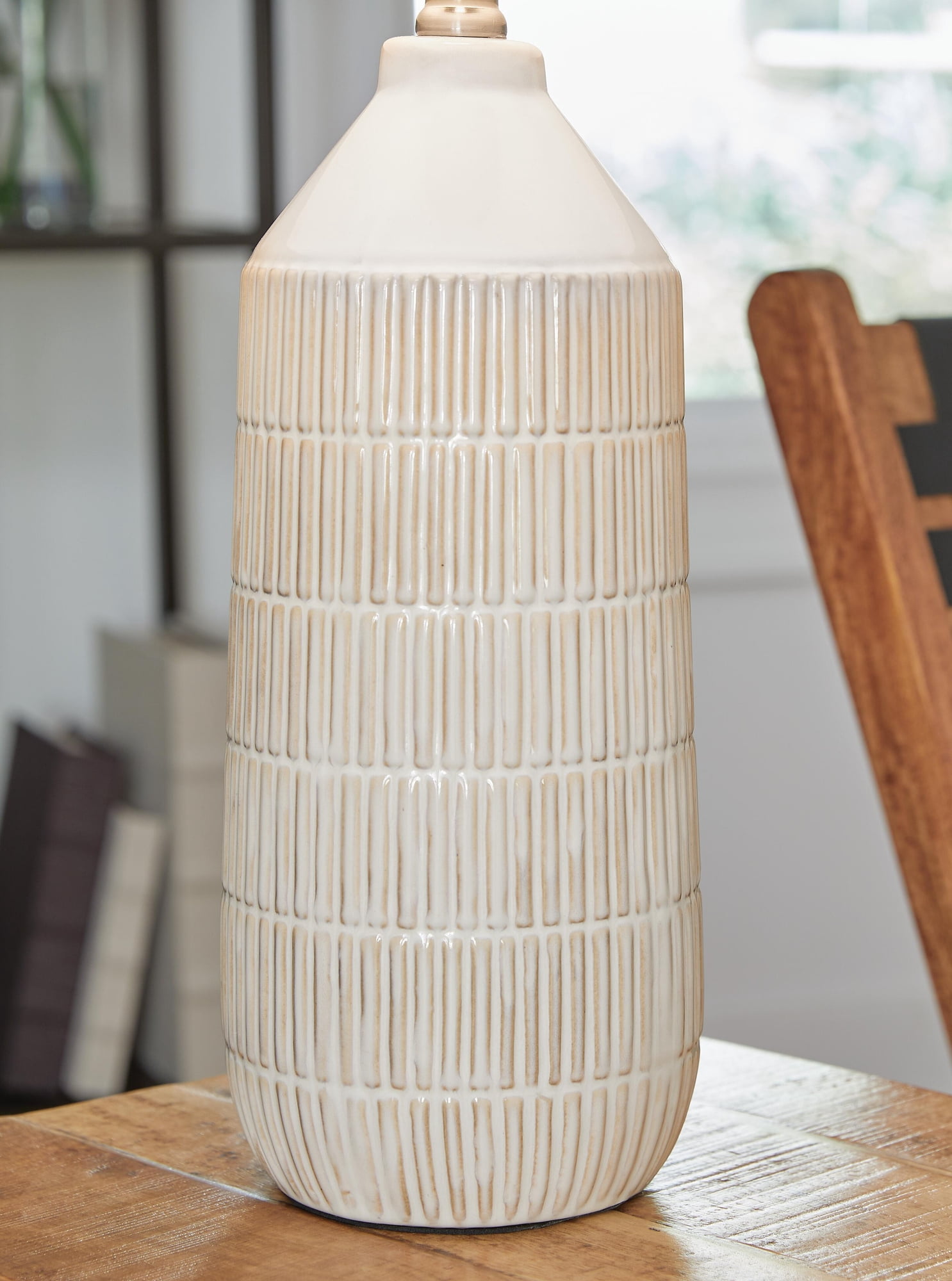Signature Design by Ashley Willport Contemporary 27" Ceramic Table Lamp, Set of 2, Off White