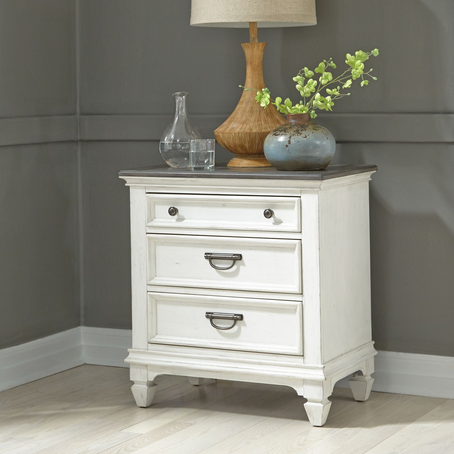 Liberty Furniture Allyson Park California King Bed Dresser & Mirror Nightstand