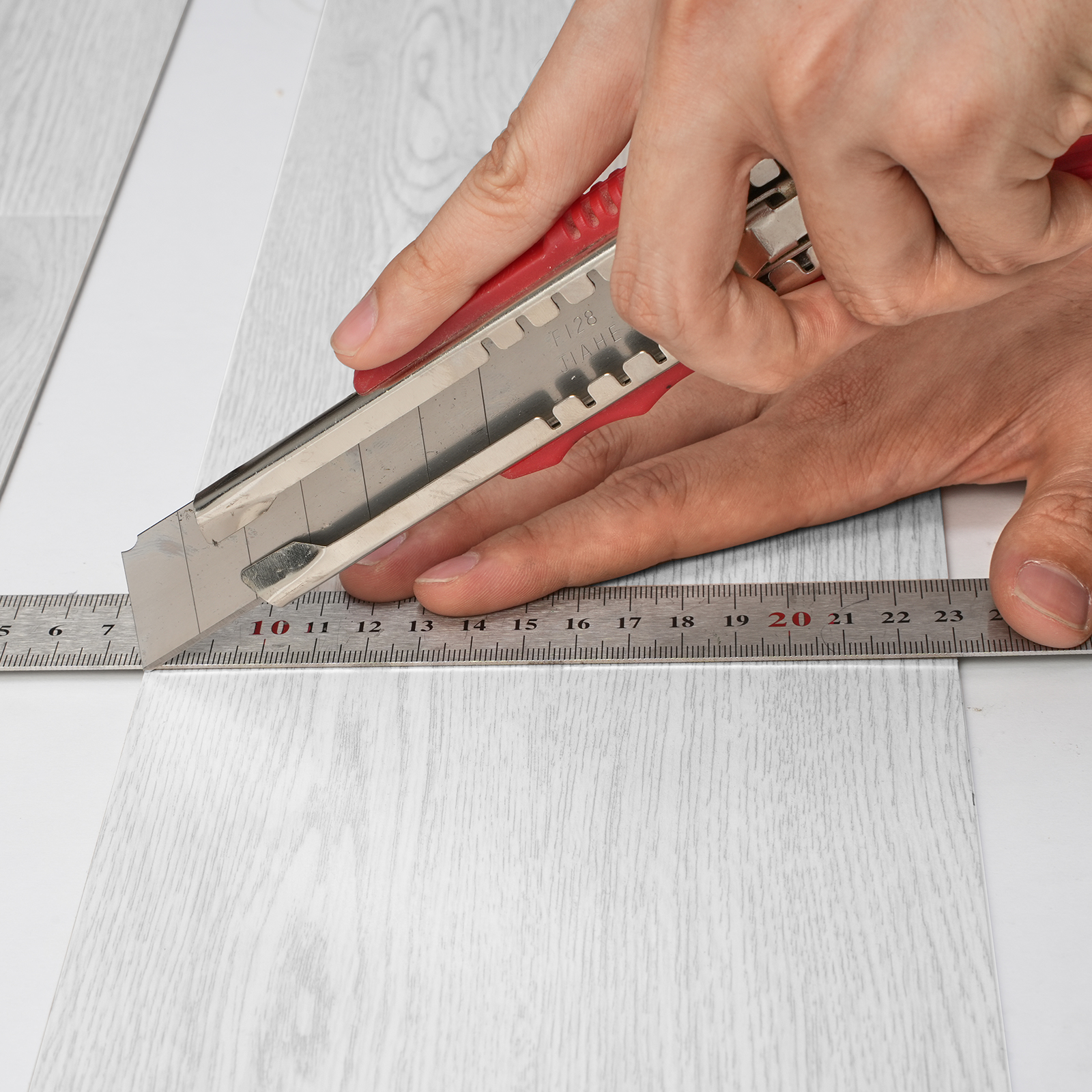Favory Wood Grain Peel and Stick Floor Tiles – Versatile Design for Any Space, Light Color Self Adhesive Vinyl Flooring, Waterproof and Non-Slip Features，36PCS 2.5mm Light Gray Wood Grain