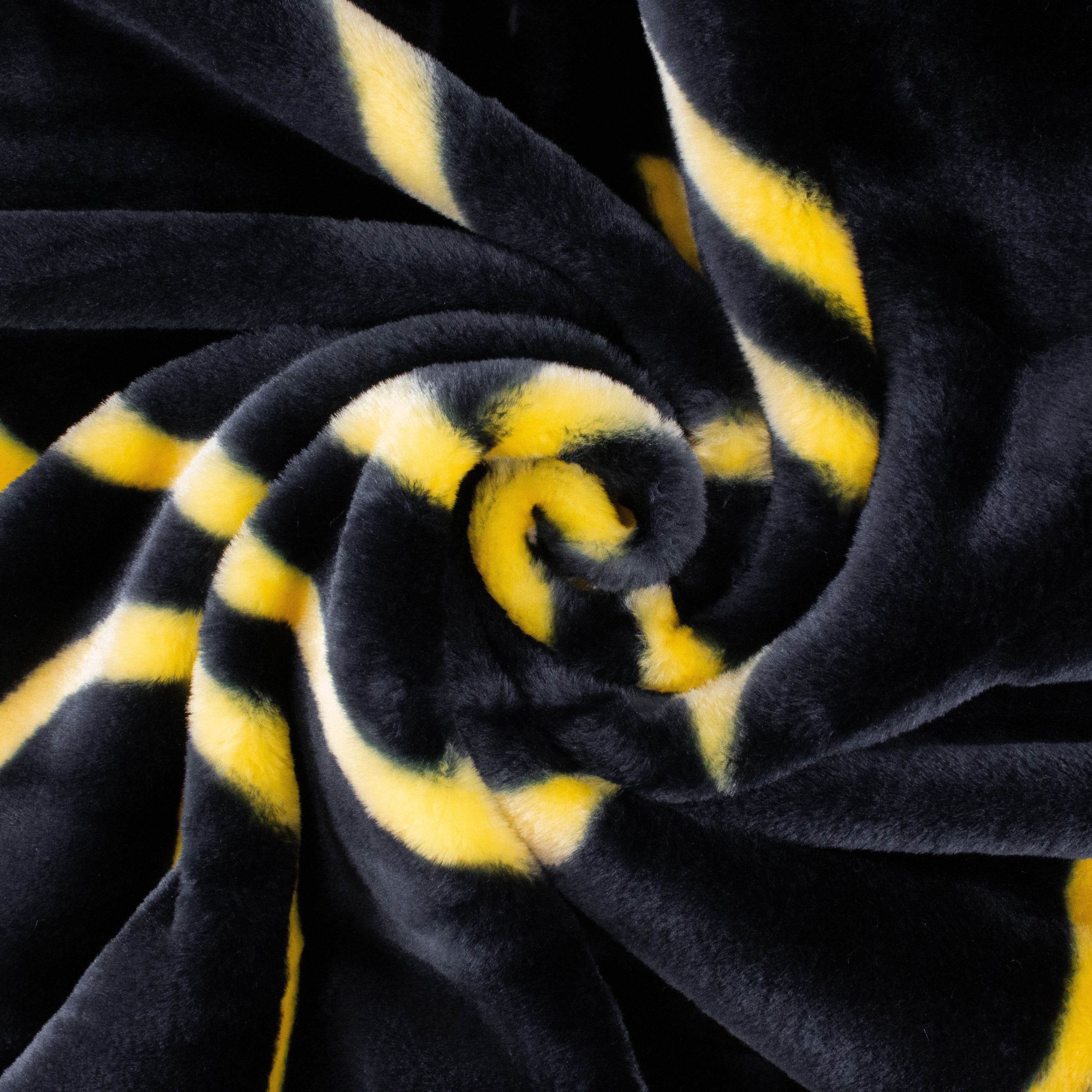 College Covers Iowa Hawkeyes Huge Raschel Throw Blanket, Bedspread, 86" x 63"