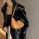 thumbnail image 5 of Bolso de mujer de estilo coreano de gran capacidad para ir al trabajo, bolso cuadrado pequeño de moda retro, bolso de axila de alta calidad, 5 of 6