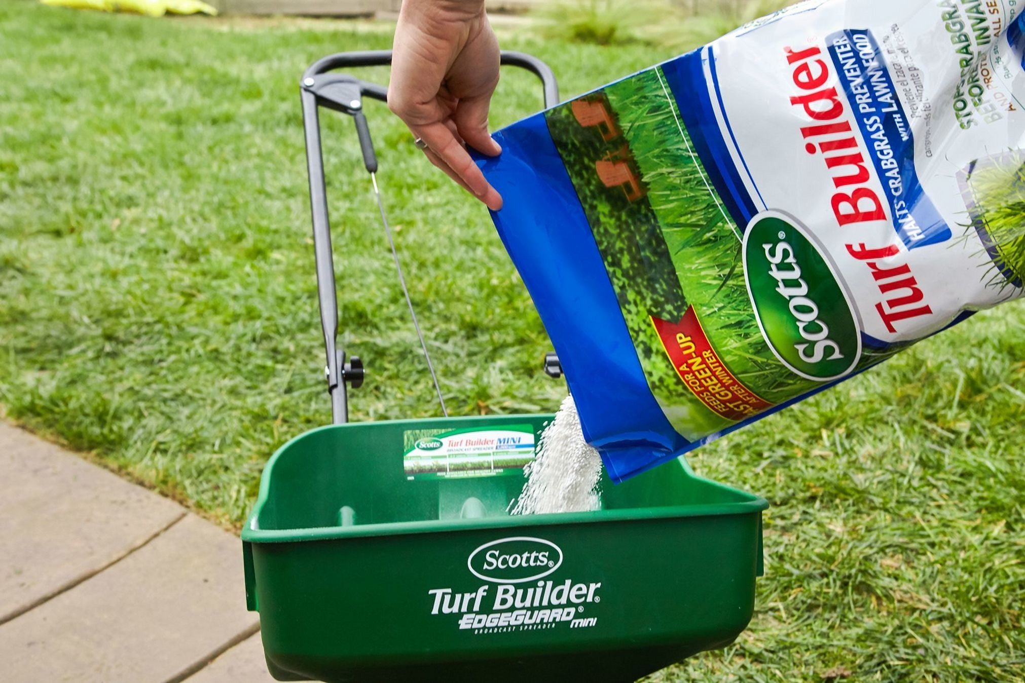 Scotts Turf Builder Halts Crabgrass Preventer with Lawn Food 13.35 lbs. 2-Pack