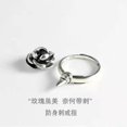 thumbnail image 1 of Nuevo anillo de dedo índice anti-lobo Dark Rose con anillo de autodefensa Thorn anti-cuerpo anillo abierto, 1 of 5