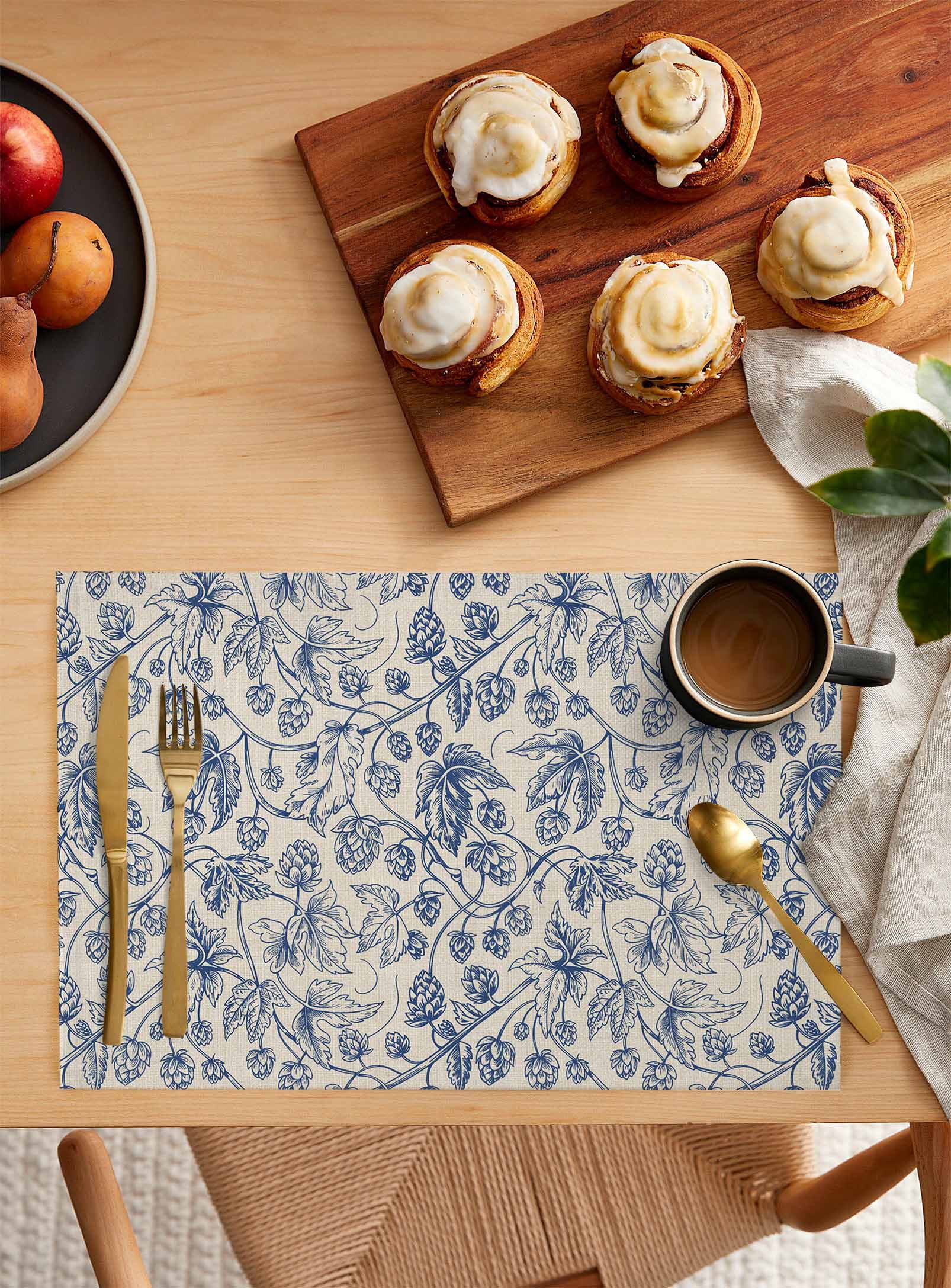 Vintage Wallpaper Placemats Set of 8 Blue Leaf Flower Plants Texture Heat Insulation Washable Place Mats, Rustic Non-Slip Table Mats for Dining Table Party Kitchen Decor,13x19 Inch