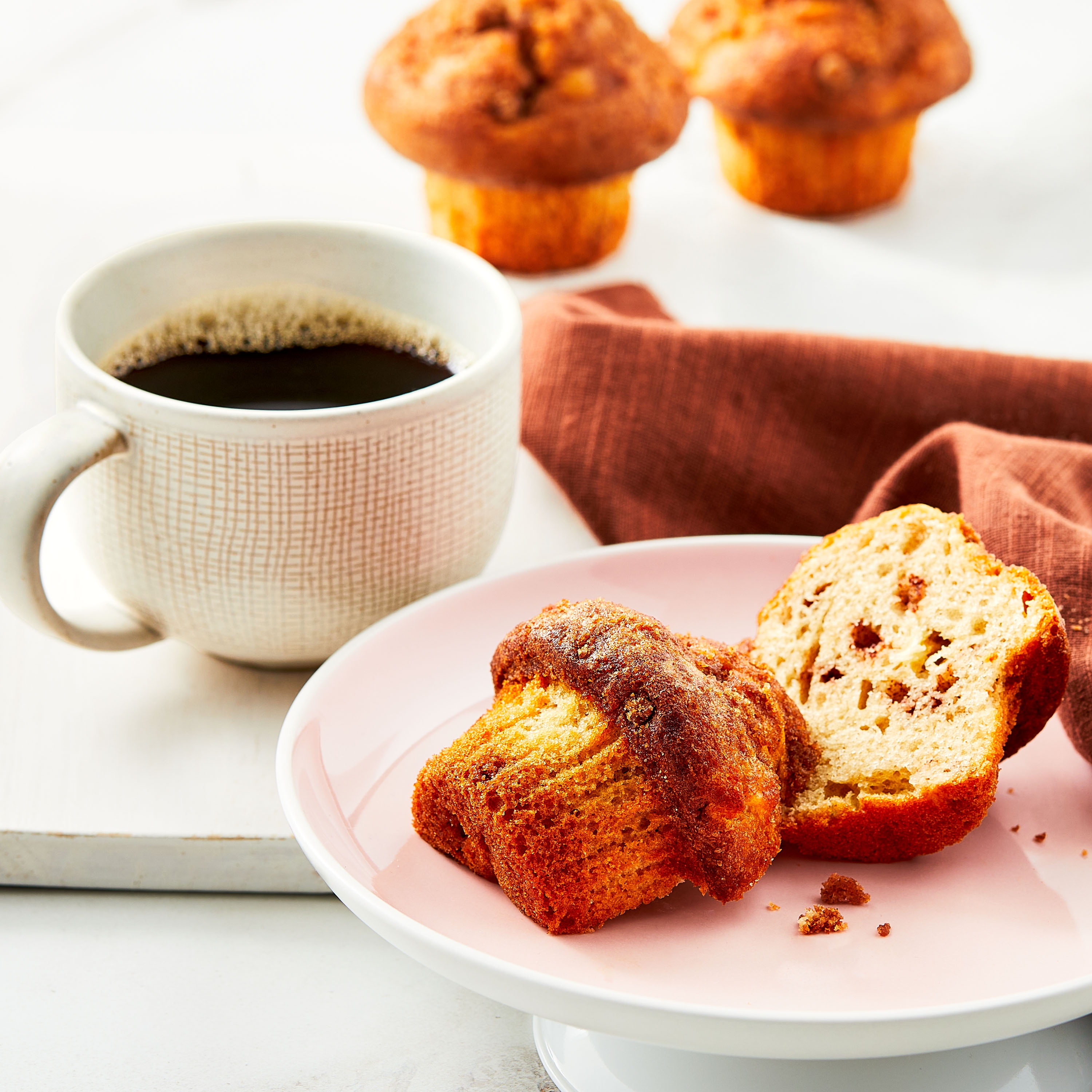 Marketside Apple Cinnamon Regular Muffins, 14 oz, 4 Count