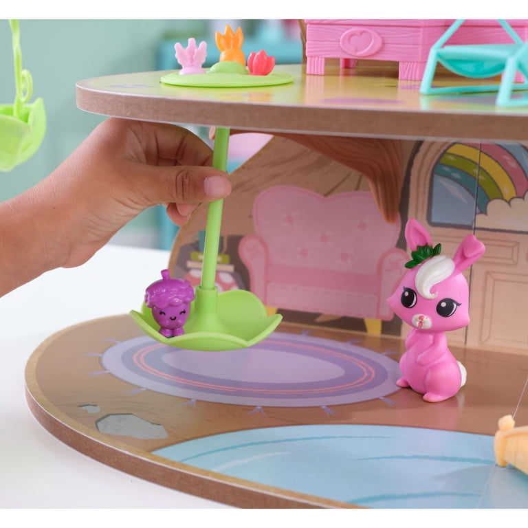 KidKraft Lil Green World Wooden Market Treehouse Play Set with 26