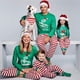 thumbnail image 1 of Disfraces de Año Nuevo 2024 Conjuntos familiares a juego Conjunto de pijamas navideños Traje de casa a rayas con letras Look de ropa de dormir informal suave, 1 of 5