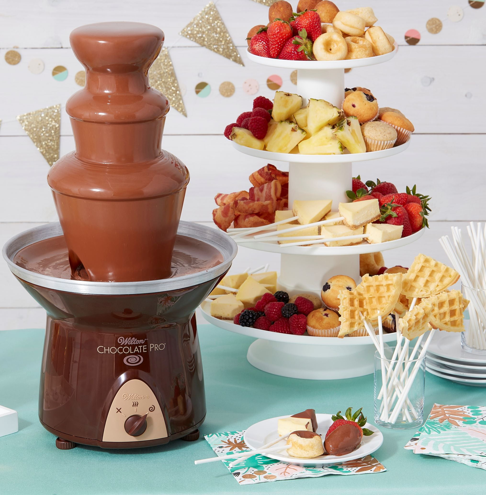 Wilton Chocolate Pro Fondue Chocolate Fountain, 4 lb. Capacity, Aluminium Wilton Chocolate Pro Fondue Chocolate Fountain, 4 lb. Capacity, Aluminium