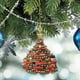 thumbnail image 4 of Adorno Navideño con Forma de Árbol, Decoración Acrílica Única, Diseño Colgante, Versátil para Árbol de Navidad o Decoración Del Hogar, Ideal para Regalo Festivo, Tamaño de 8 Cm., 4 of 5