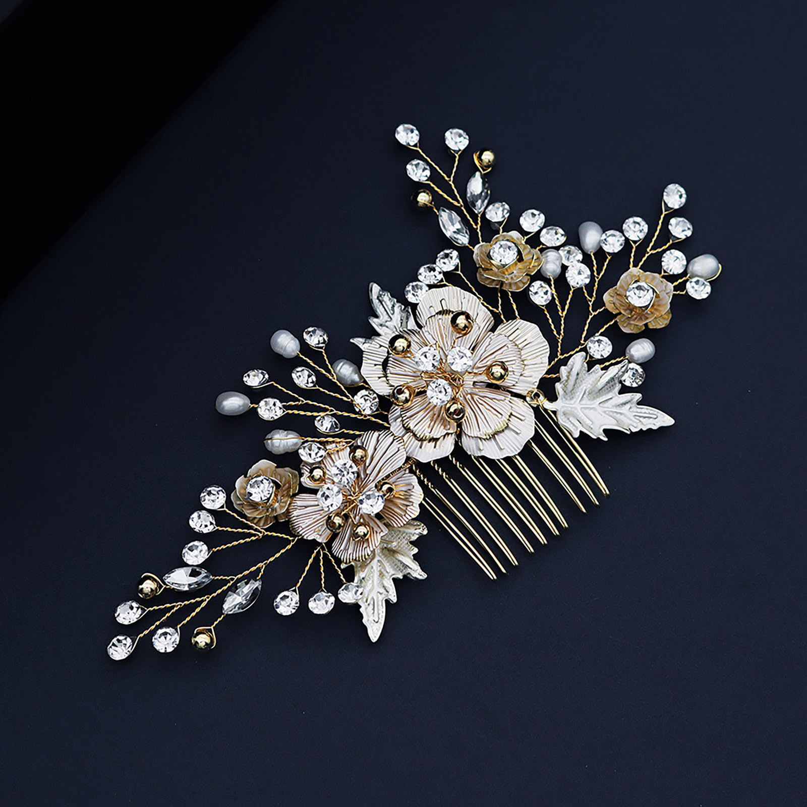 Lot D'accessoires Pour Cheveux – Barrette, Peigne Et Nœud En Tulle – Couleur Noir Et Doré – Occasion