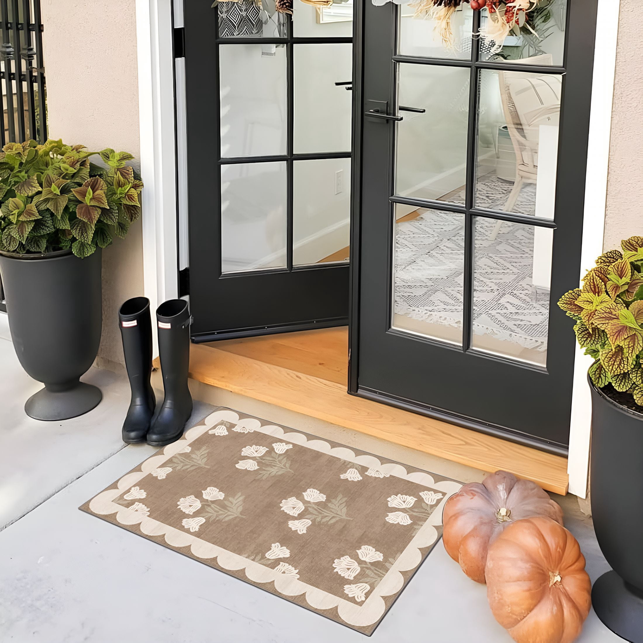 RLESO Front Door Mat Outside Entrance - 2X3 Floral Non-Slip Washable Doormat Indoor Outdoor Mat Tan Neutral Farmhouse Scalloped Entry Rug Small Throw Rugs for Entryway Kitchen Front Porch Decor