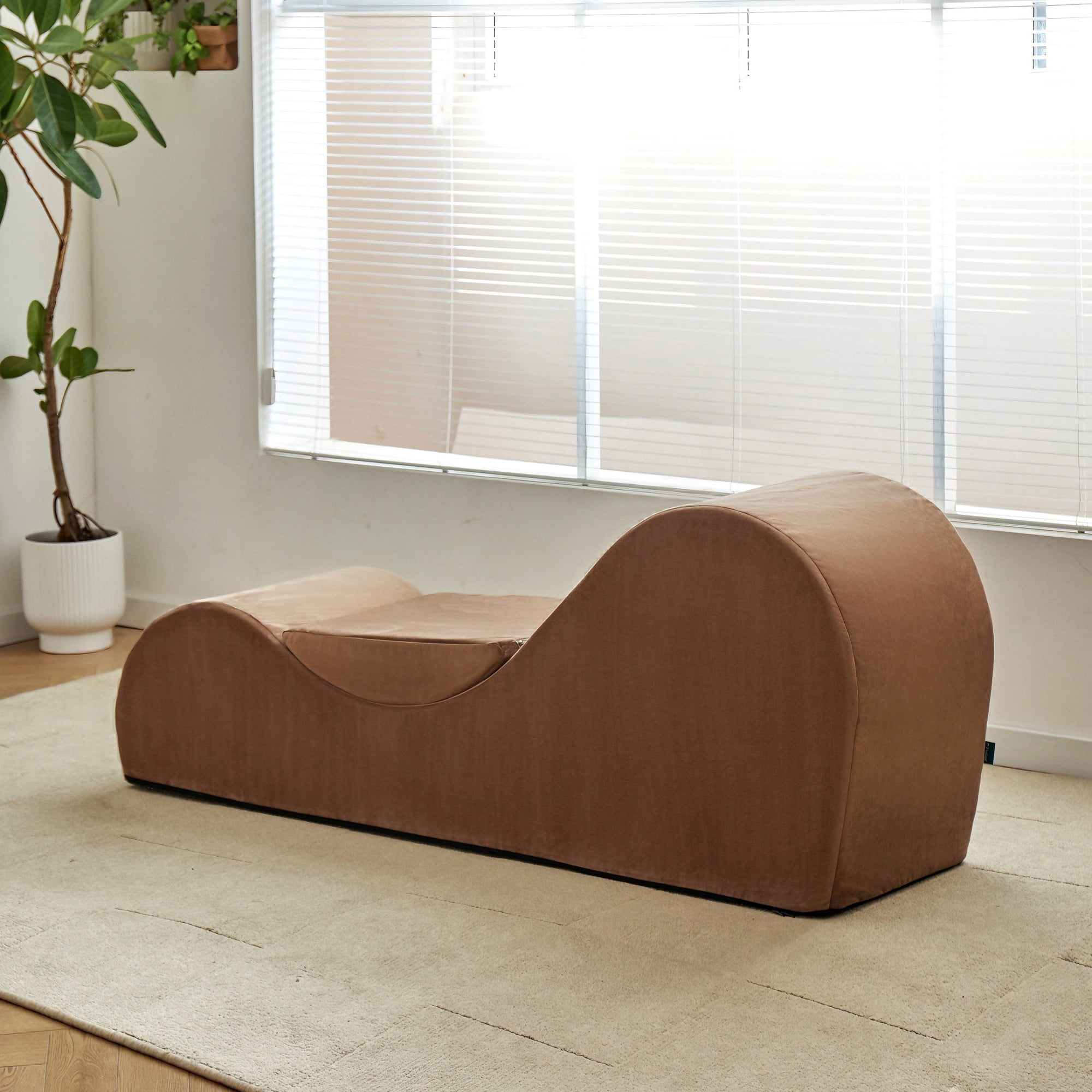 BSHTI 62.5" Polyurethane Yoga Chaise Lounge Chair with Washable Cover, Lazy Seating for Small Spaces(Brown)