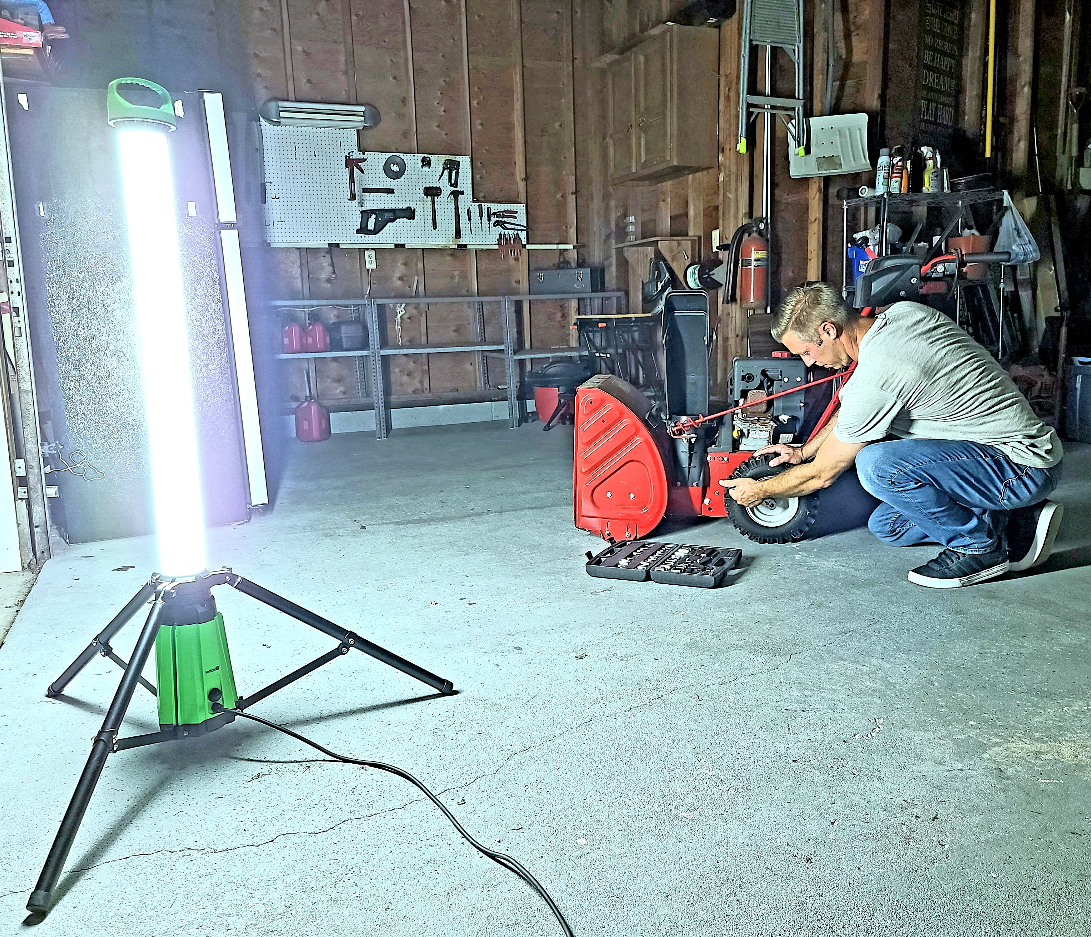 Dunwell Vertical 360 LED Work Light, 5000 Lumen