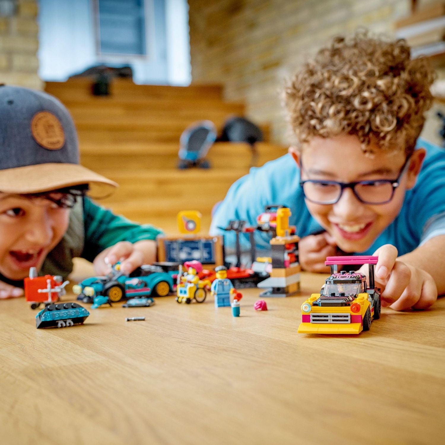 LEGO City Great Vehicles Le garage pour voitures sur mesure 60389 Ensemble de construction (507 pièces)