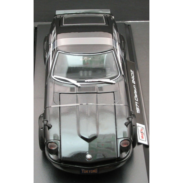 Maisto 1/18 ミニカー1971 Datsun 240Z 新品未開封 1971 Datsun 240Z Orange 1/18 Diecast Model Car by Maisto