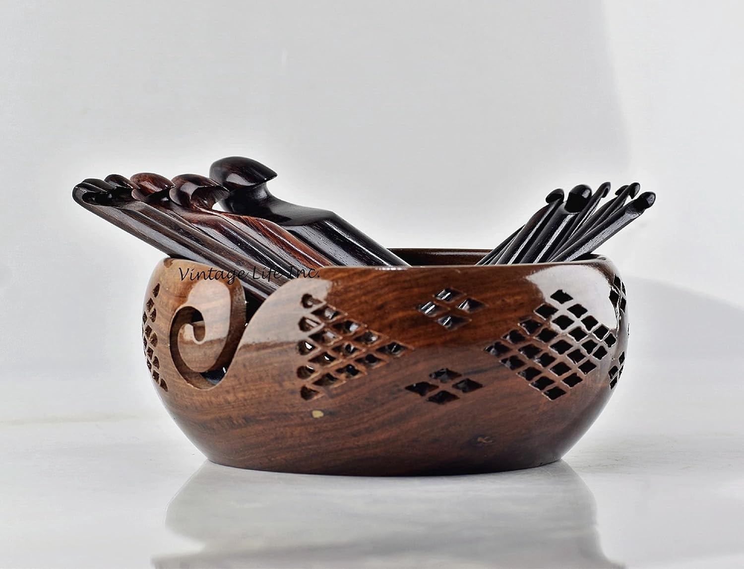DnU Avenue Rosewood Ergonomic Crochet Hooks Set of 15-3.5 MM to 25 MM with Vintage Carved Bowl, Wooden Yarn Ergonomic Crocheting Set for Arthritic Hands, Knitting Easy Grip in Brown Color