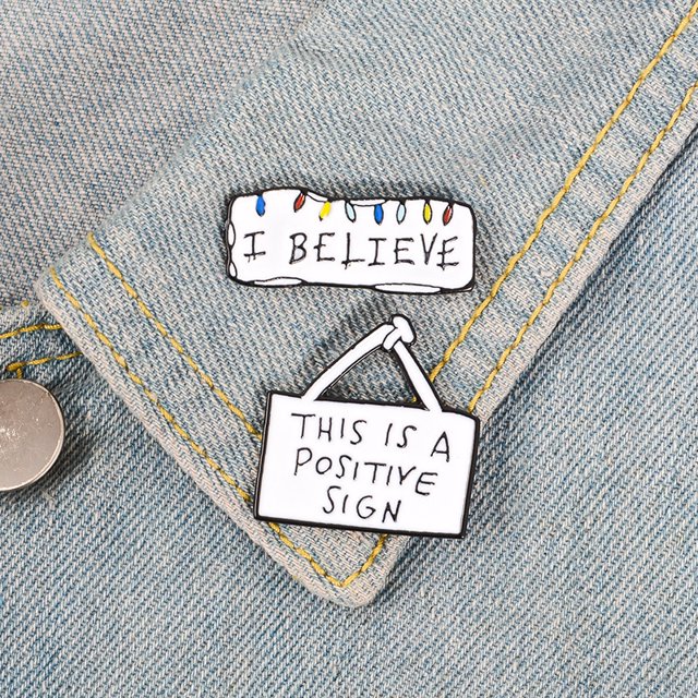2 uds, broche de espejo de bolso de dibujos animados Unisex, joyería de aleación, imagen principal
