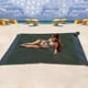 thumbnail image 4 of Manta de playa a prueba de arena, impermeable, portátil, para pícnic, viajes, camping, senderismo, ligera, esencial para la playa, para toda la familia, de nailon, verde militar, 140 x 198 cm, 4 of 6