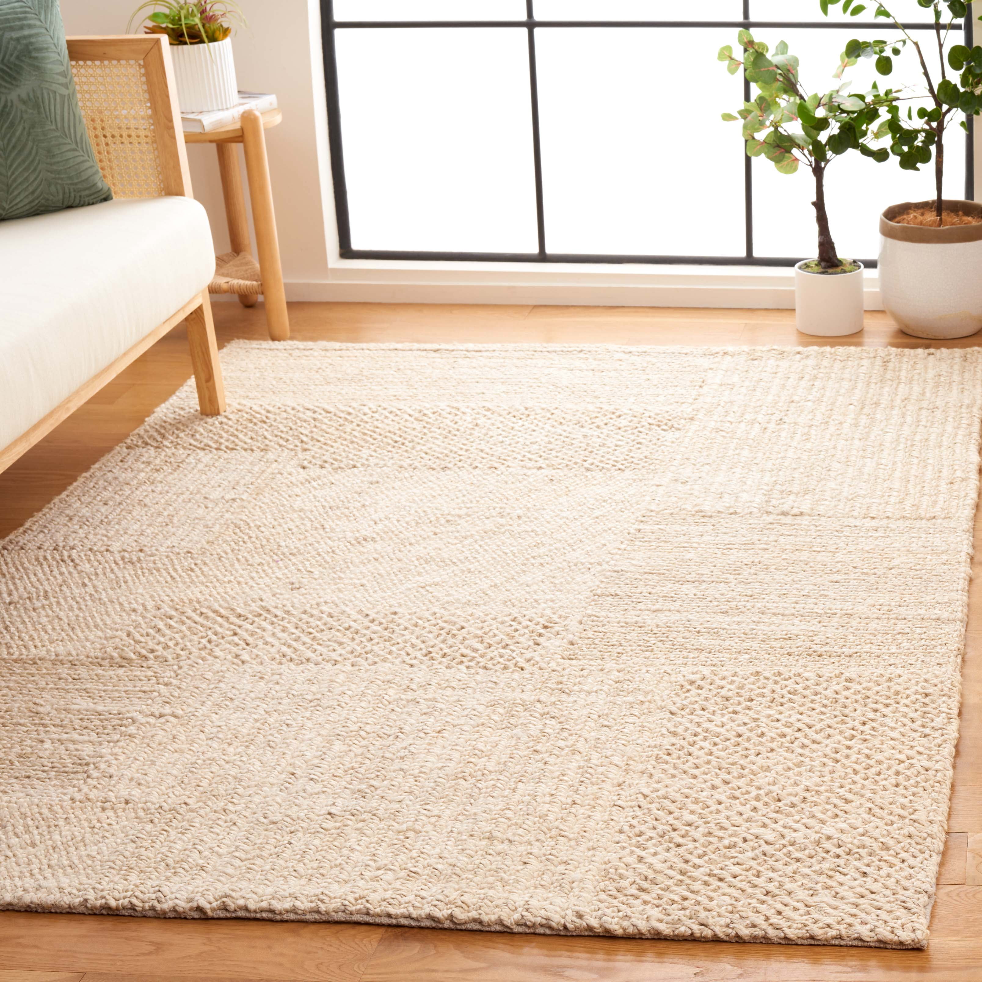 SAFAVIEH Natural Fiber Iacopo Solid Area Rug, Bleach/Ivory, 4' x 6'