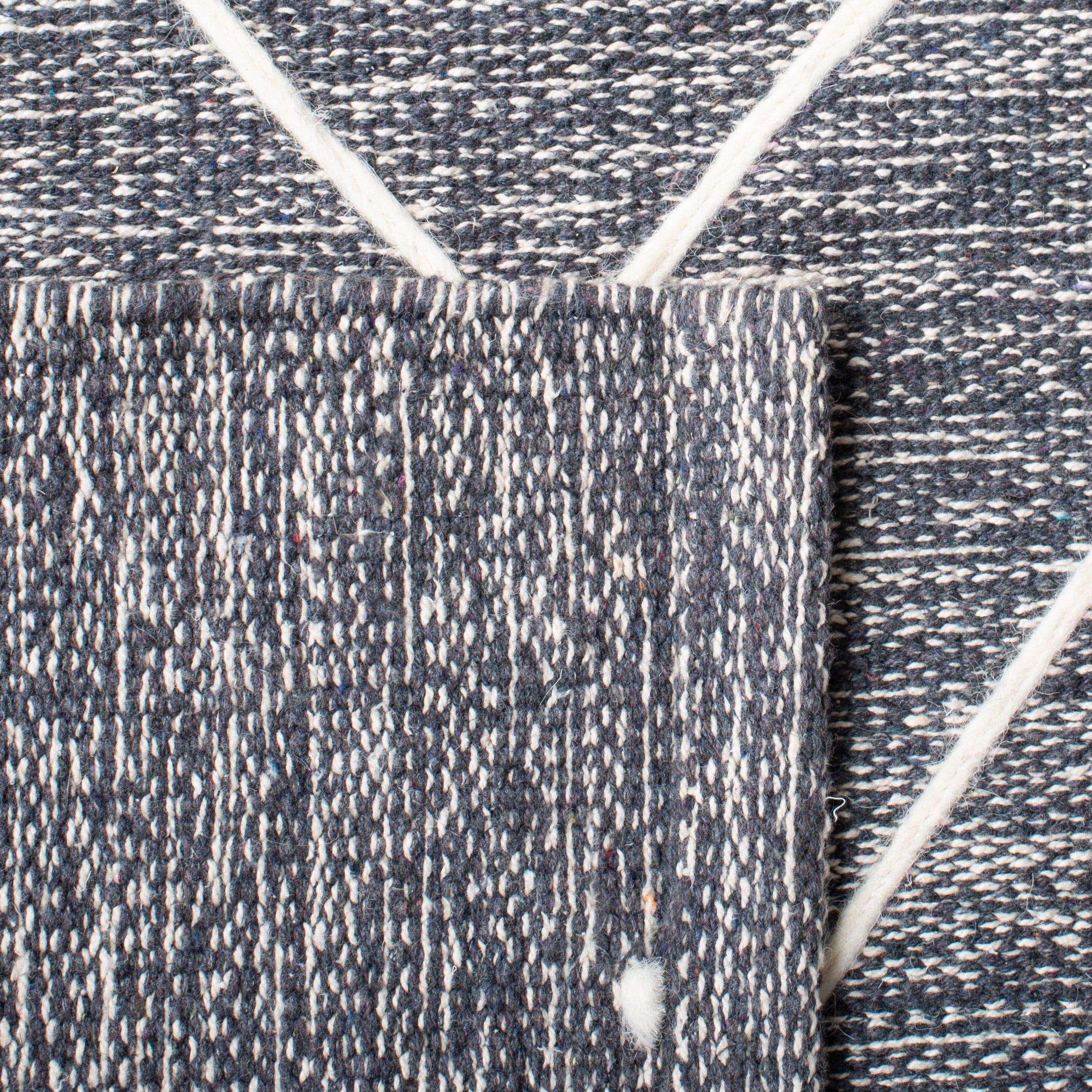 SAFAVIEH Striped Kilim Dev Diamond Area Rug, Dark Grey, 5' x 8'
