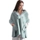 thumbnail image 1 of Manta tipo chal Qarigey de lana suave con bolsillos verde, 1 of 6
