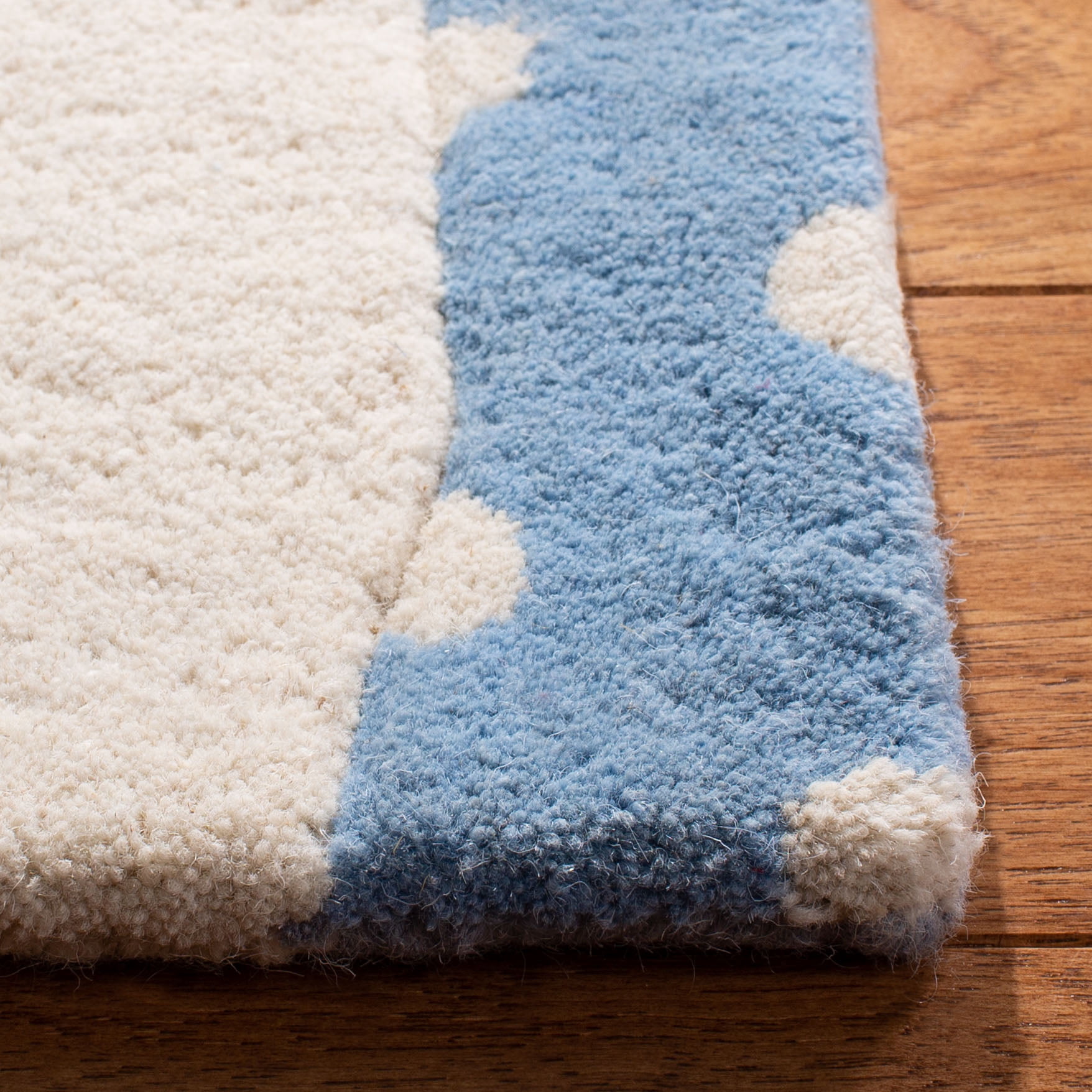 SAFAVIEH Kids Constantine Bunny Wool Area Rug, Blue/Ivory, 6' x 9'