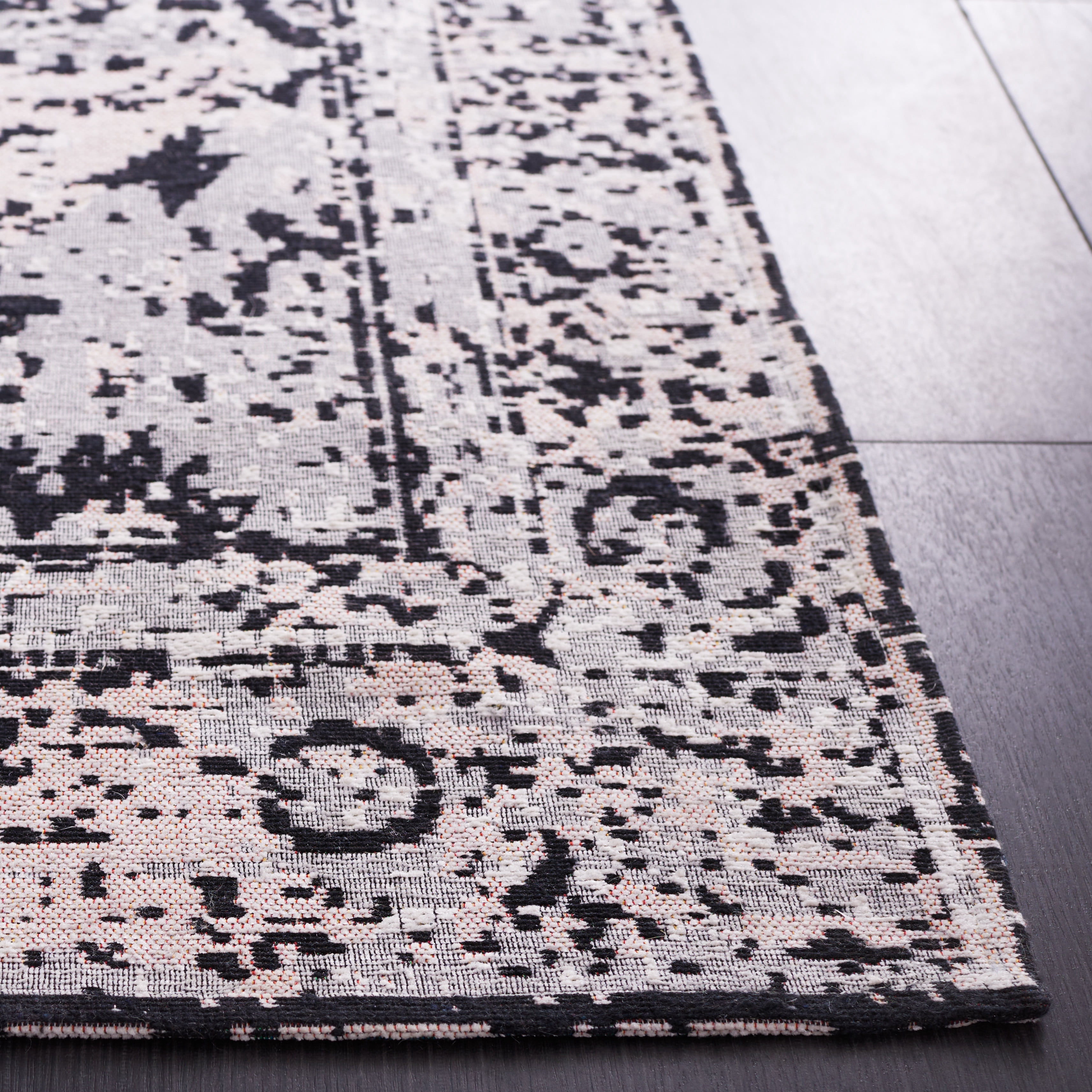 Safavieh Easy Care Deonne Oriental Machine Washable Area Rug, Pink/Gray, 4' x 6'
