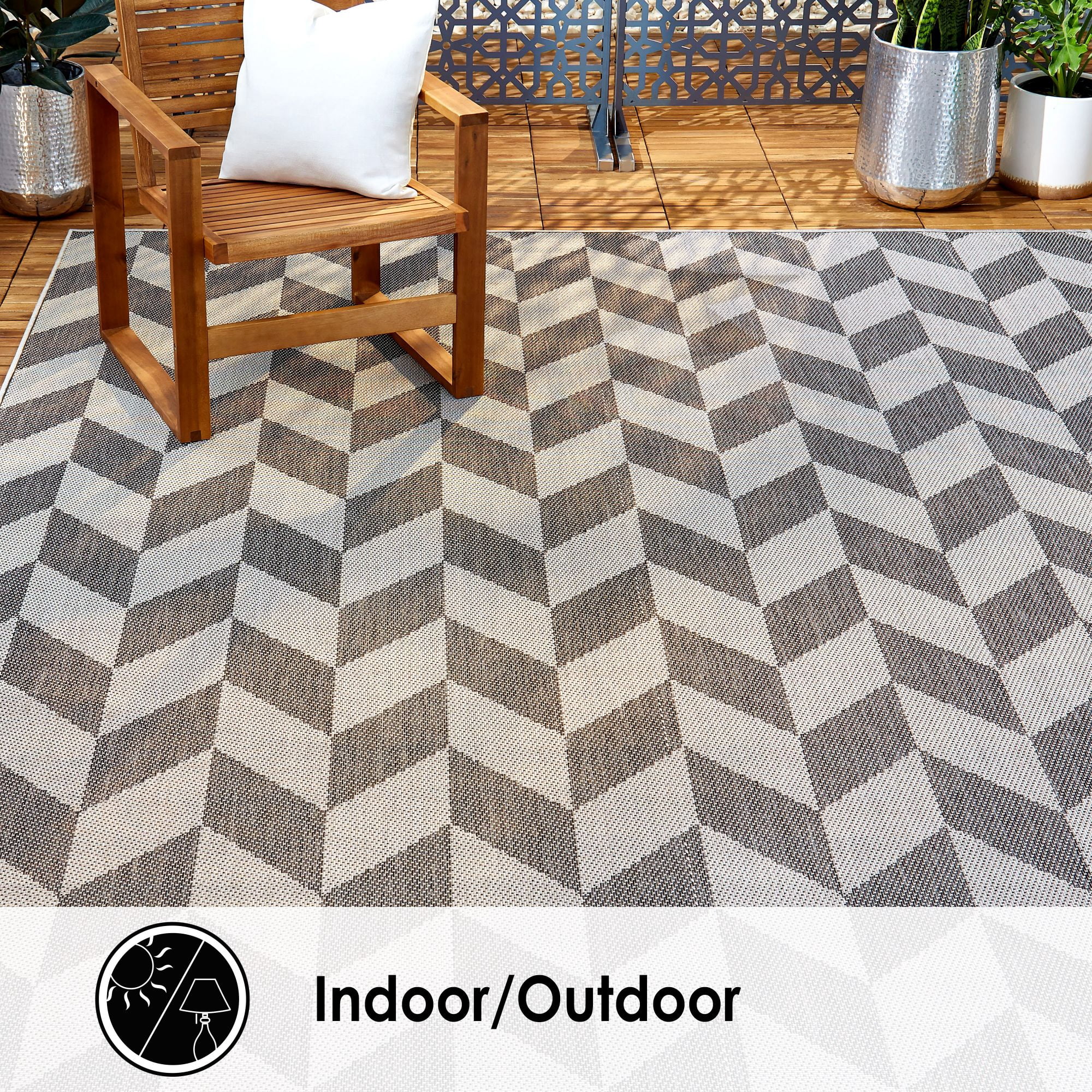 Nicole Miller New York Patio Country Calla Contemporary Herringbone Indoor/Outdoor Area Rug, Black/Grey, 1'9"x2'11"