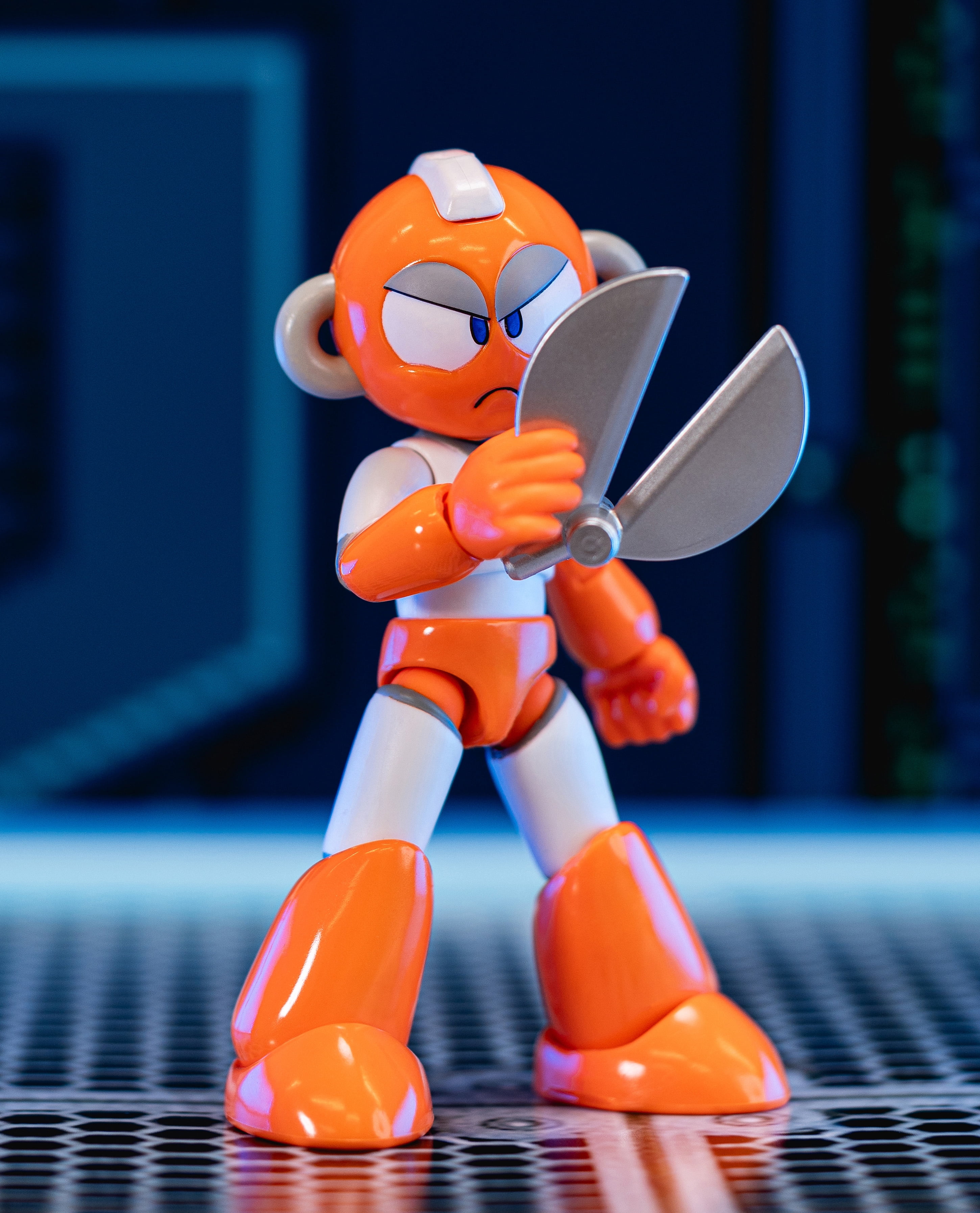 Jada Mega Man 4" Cut Man 1:12 Scale Action Figure, Wave 2 – 15+ Points of Articulation, Alternate Hands & Head, Rolling Cutter Accessory