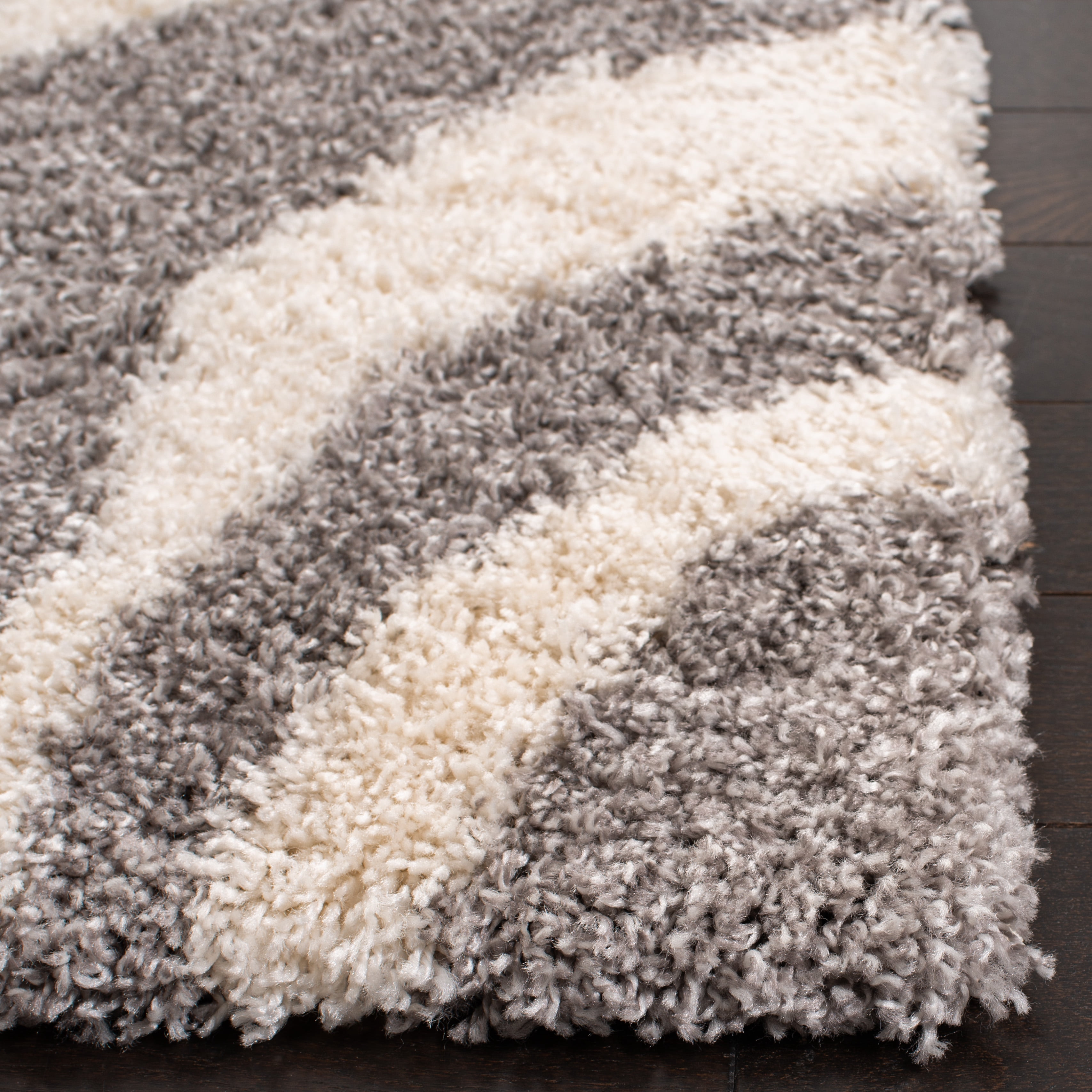 SAFAVIEH Portofino Henrika Abstract Shag Runner Rug, Ivory/Grey, 2'3" x 13'