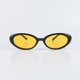 thumbnail image 5 of Gafas de Sol Laurinny Ovaladas Estilo Retro de los 90 con Montura Negra y Lentes Amarillos, 5 of 8
