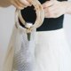 thumbnail image 3 of Bolso de botella de vino con pedrería y asa - Bolso de regalo de malla elástica beige para botellas de 750 ml • Diseño deslumbrante con cristales • Accesorio para bodas y fiestas, 3 of 4