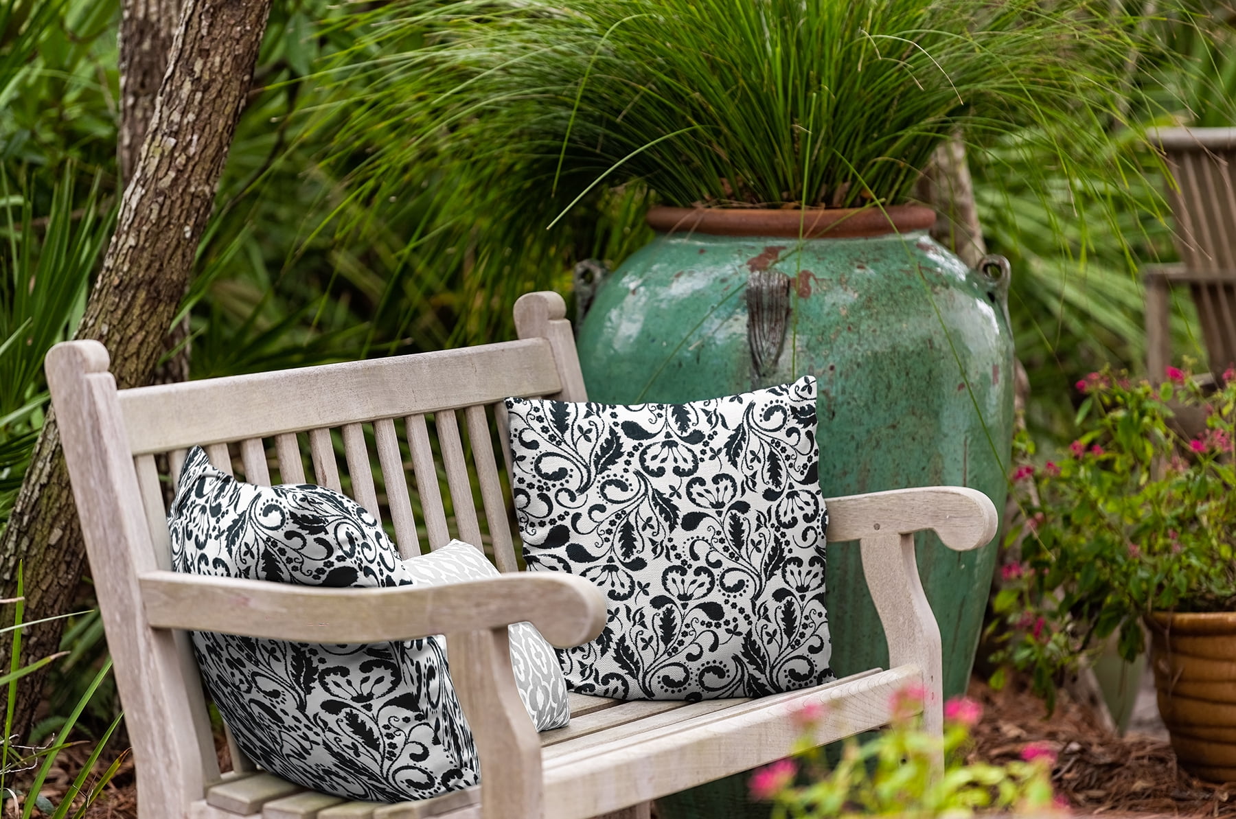 16" x 16" Simply Daisy Aurora Indoor/Outdoor Polyester Throw Pillow, Black Qty 1