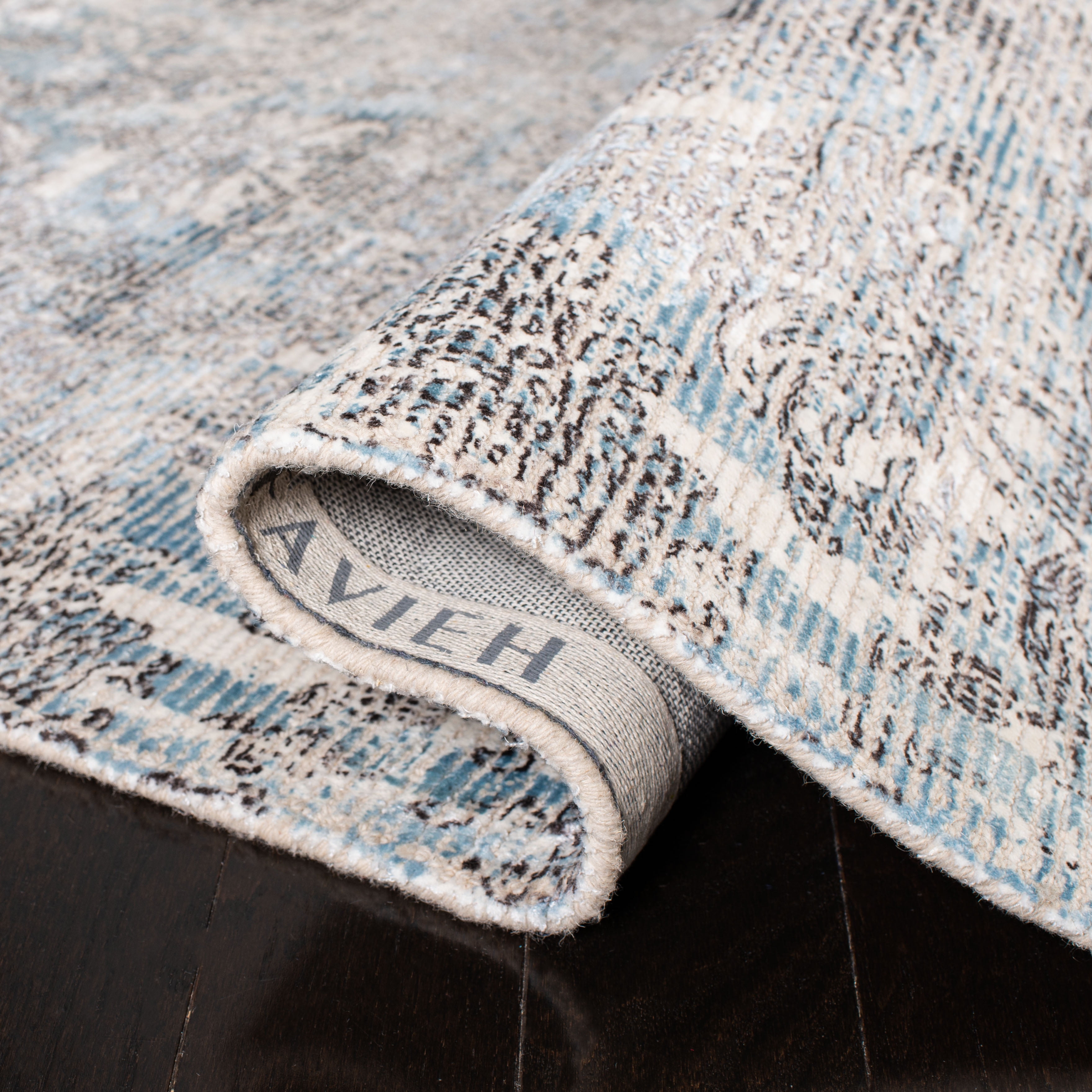 Safavieh Mirage Jacqueline Floral Area Rug, Light Blue/Gray, 6' x 6' Round