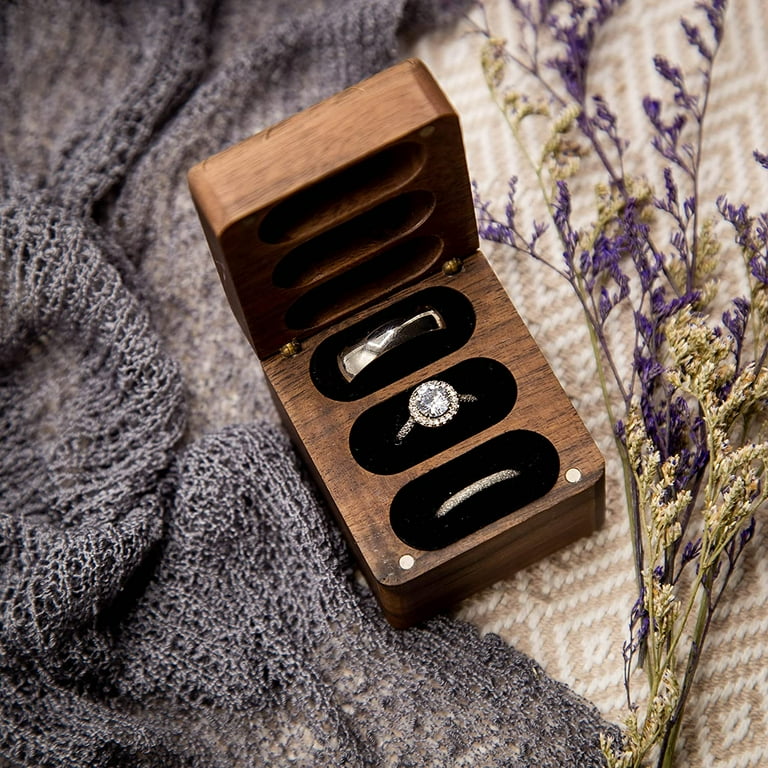 Wedding ring box for 3 rings | Beachweddingtips.com