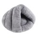 thumbnail image 1 of Cama para perros con forma de zapatilla Cama para gatos Cama para mascotas Nido cálido semicerrado Lavable Portátil Gris claro 45cmx35cm, 1 of 8