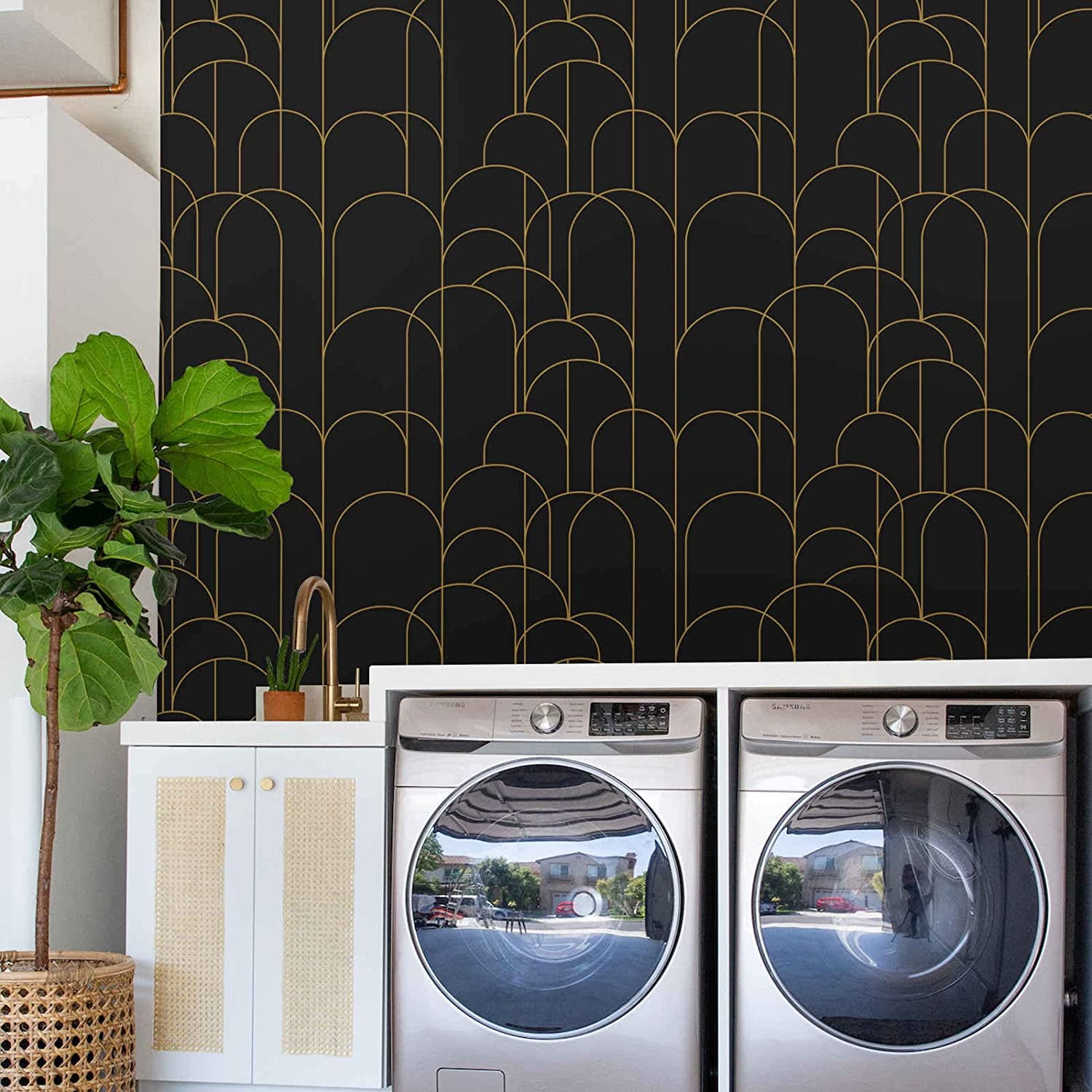 UMIGGEE 17.7-in x 511-in Black Stripe Wallpaper Peel and Stick Wallpaper Contact Paper Geometric Black and Gold Removable Paper Self Adhesive Home Decor Wall Covering Old Furniture Renovation
