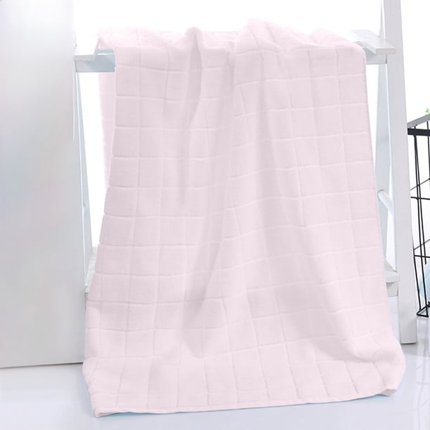 Toalla de baño de algodón suave y absorbente con patrón a cuadros | Grande 52x28 in | Secado rápido, envoltura para adultos y piel sensible | Opciones azul y rosa | Uso en baño, playa, spa