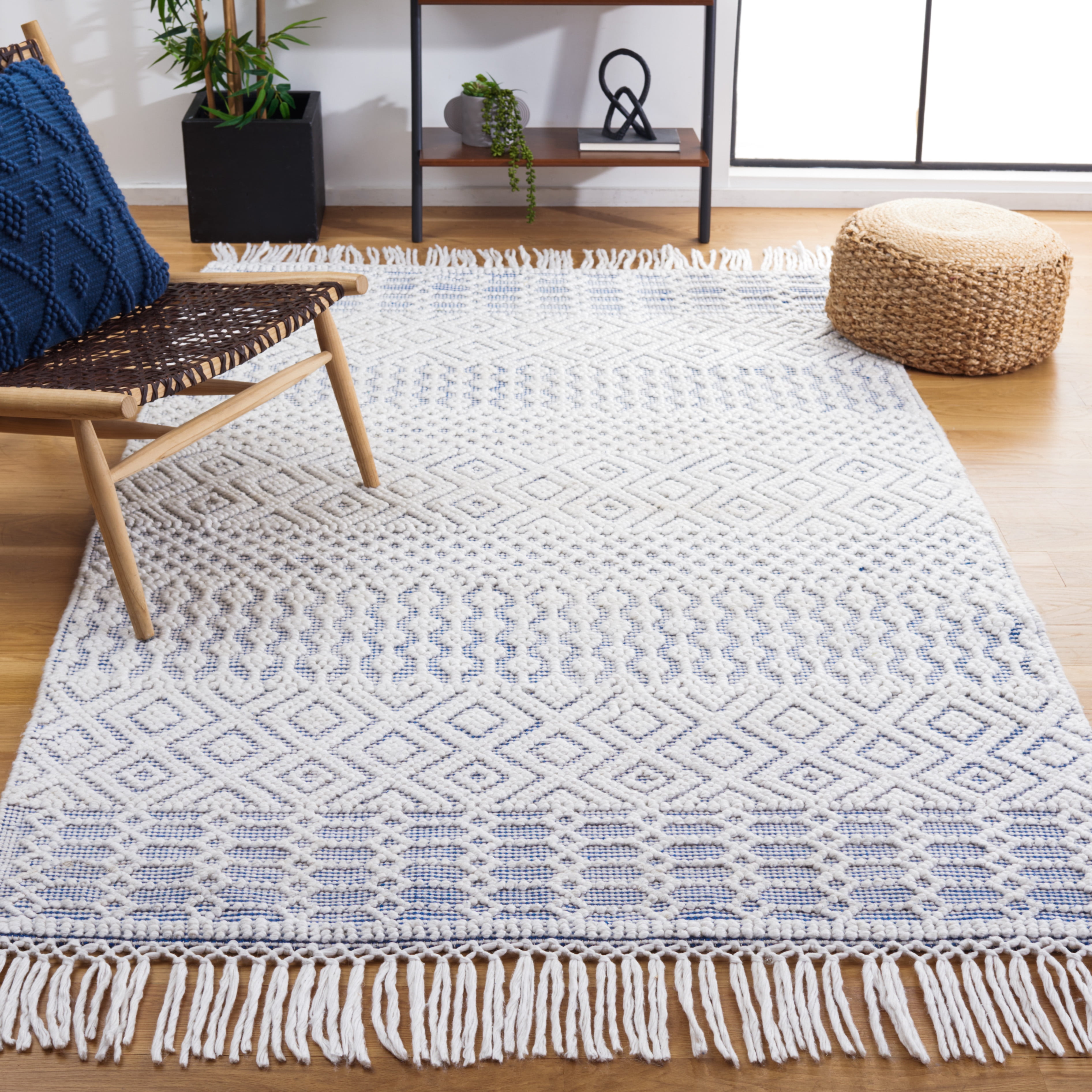 SAFAVIEH Casablanca Braelyn Diamond Area Rug, Blue/Ivory, 6' x 9'