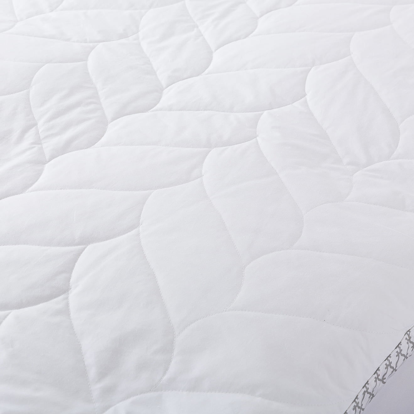 Waverly Quilted Cotton Top with Feather Topper - Queen
