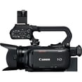 thumbnail image 3 of Videocámara compacta Full HD Canon XA15 con SDI, HDMI y paquete Filmmaker de salida compuesta. Con batería adicional, estuche, luz LED, monitor externo, micrófono, auriculares, trípode y más Canon 2217C002, 3 of 5