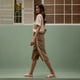 thumbnail image 4 of Pantalones de la Cintura Elástica de las Mujeres Medio Pantalones Cortos Botones de la Cintura Elástica de Verano Lino Bolsillos Pantalones, Lino de Algodón, 4 of 9