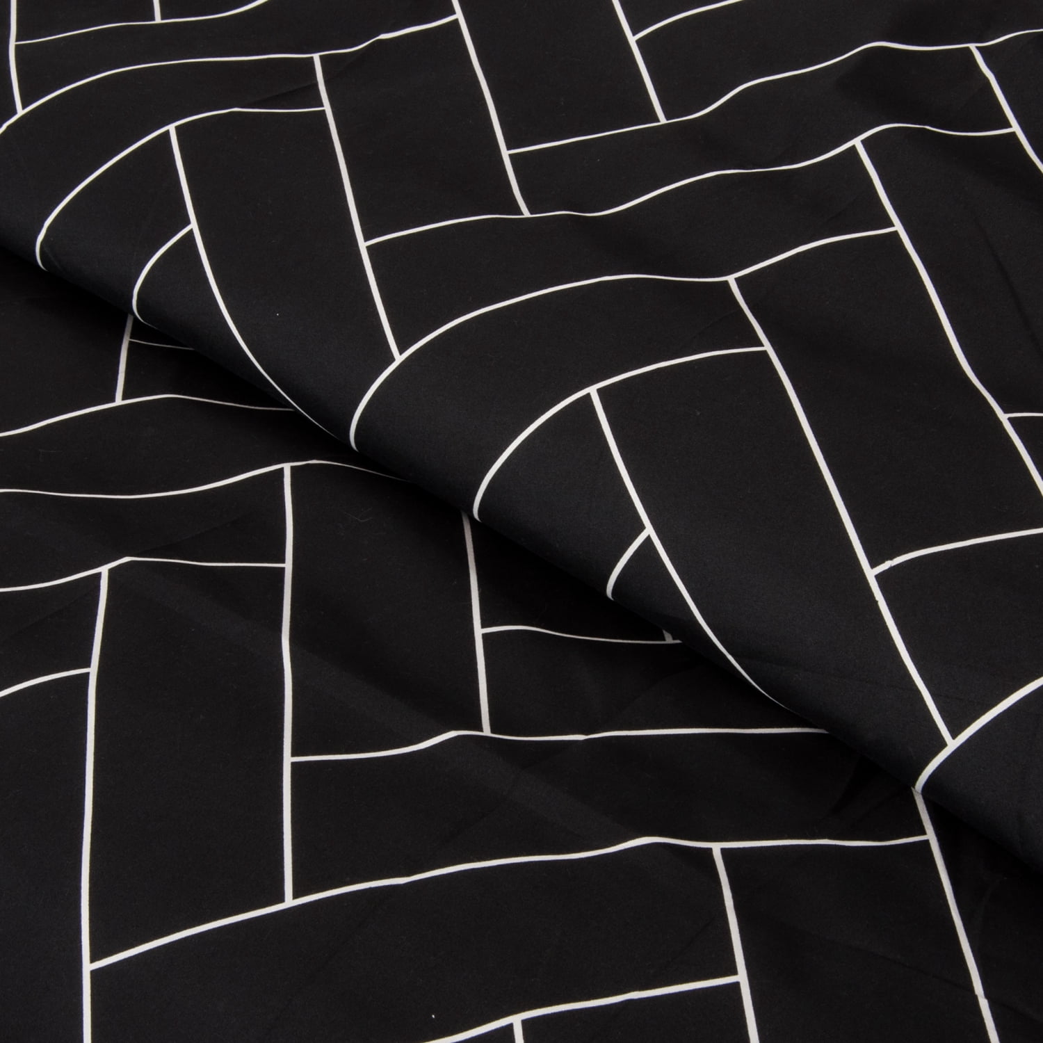 Ntbay 3-Pieces Microfiber Ultra Soft Brick Print Duvet Cover Set with Zipper Closure and Corner Ties, Black, Queen