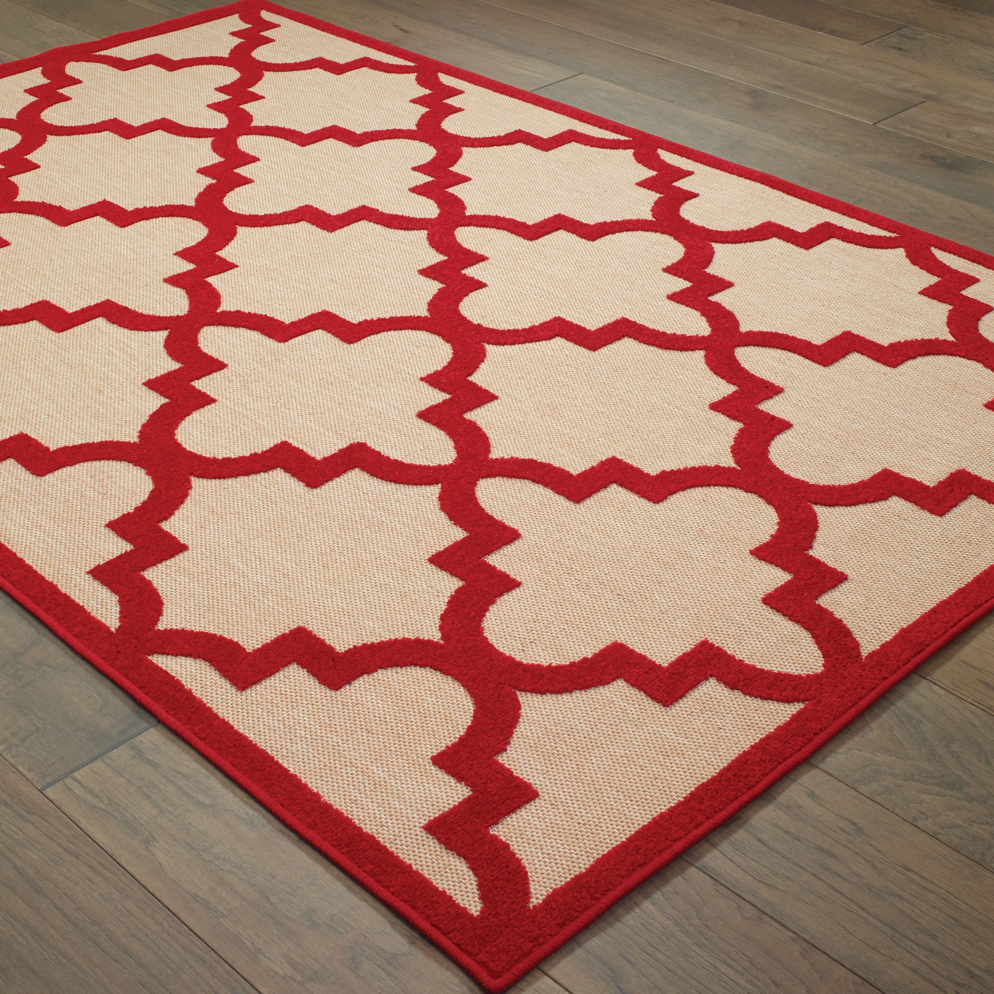 Avalon Home Catalina Scallop Lattice Indoor/Outdoor Mixed Pile Area Rug