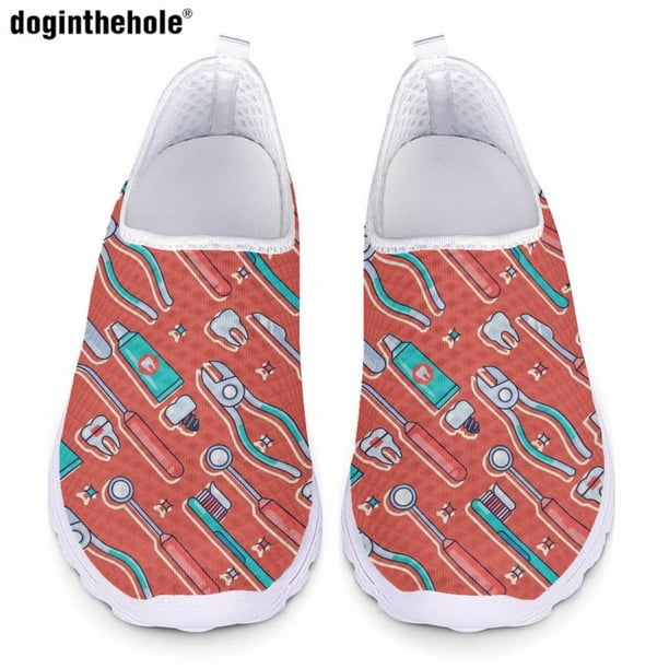 Doginthehole - Zapatos informales de verano para mujer, con estampado de dibujos animados de dientes de amor, zapatos planos de enfermería para hospital, zapatos deportivos de malla transpirable