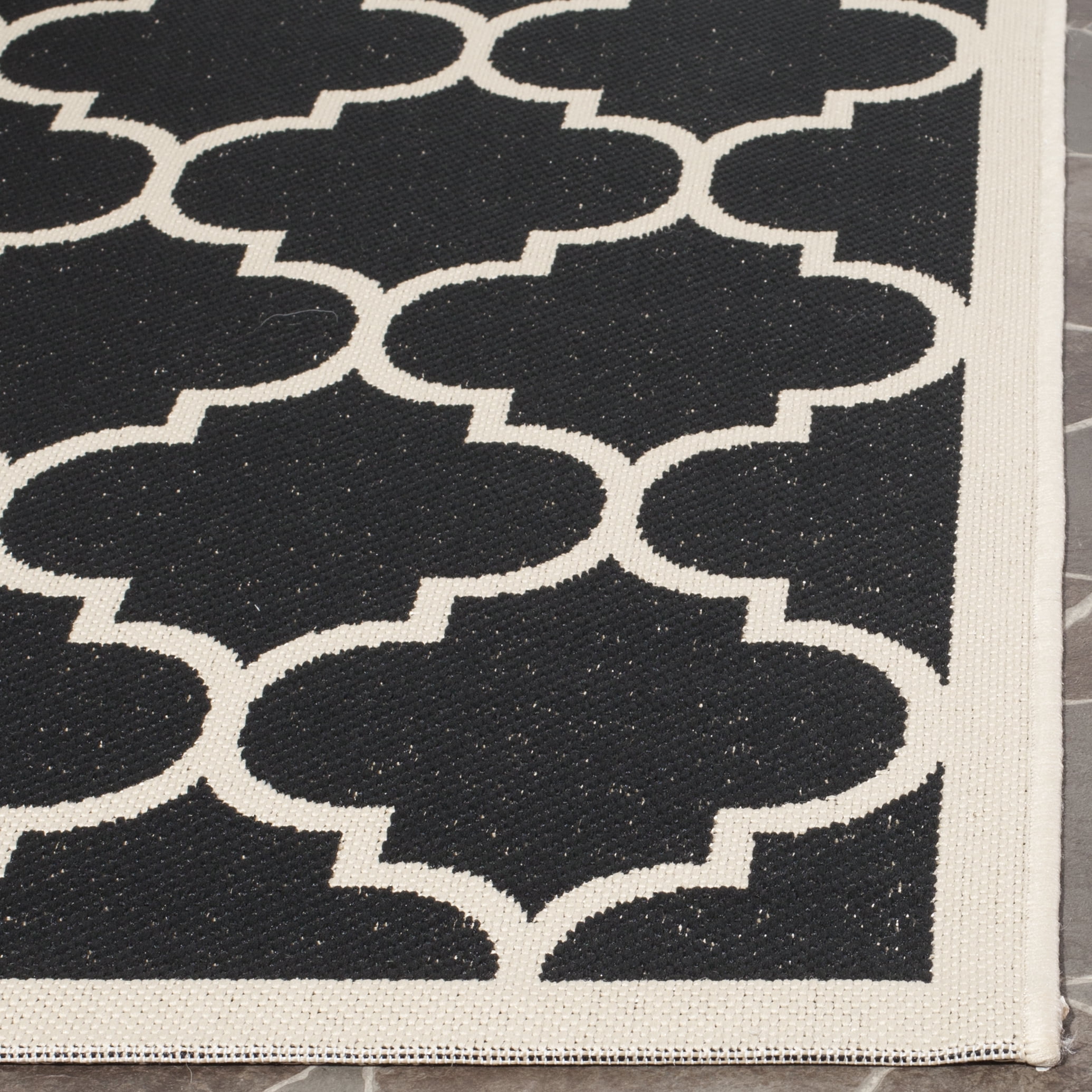 Safavieh Courtyard Alyssa Geometric Indoor/Outdoor Area Rug, Black/Beige, 2' x 3'7"