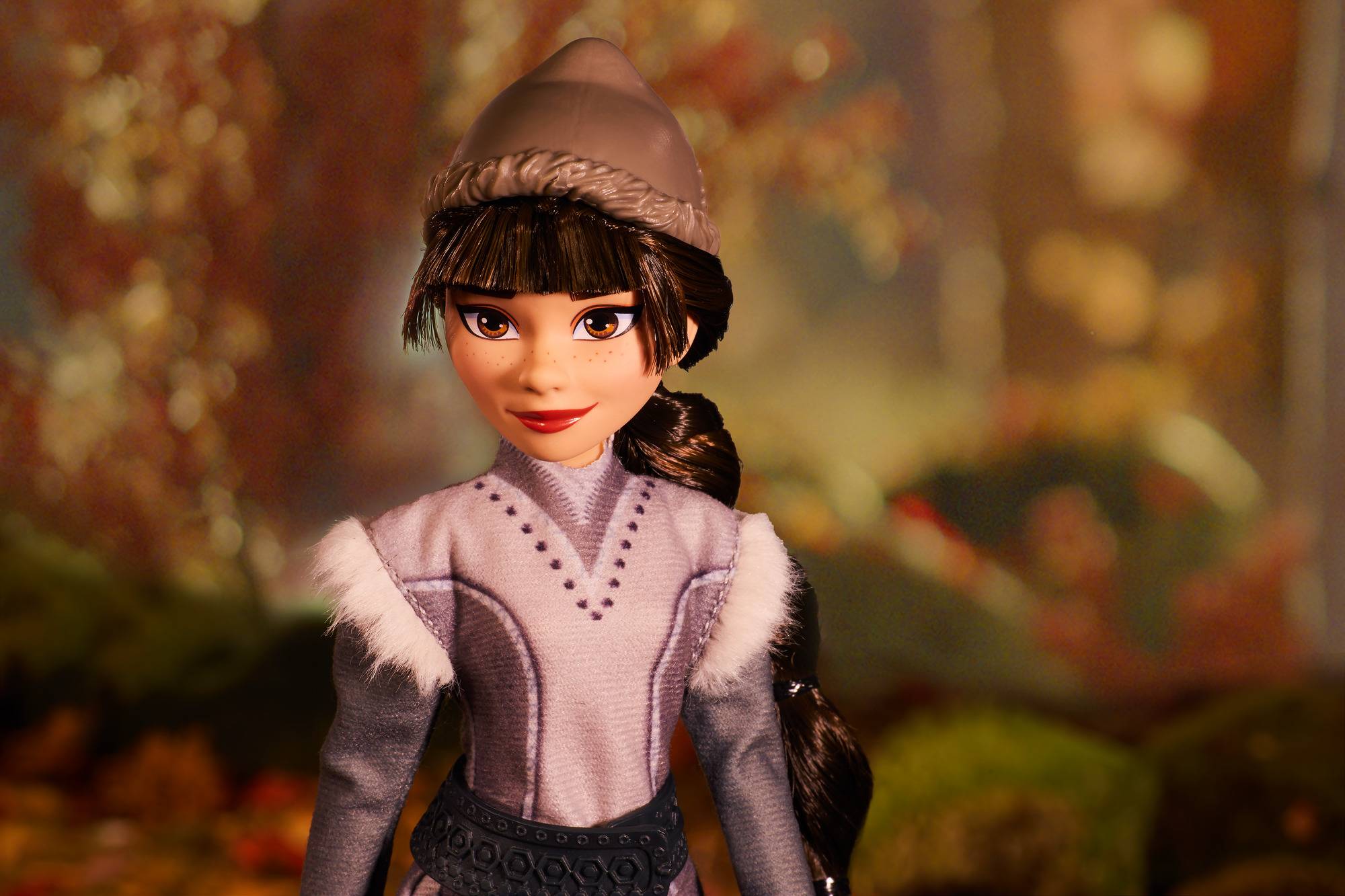 Disney Frozen 2 Forest Playset, Includes Anna, Elsa, Ryder & Honeymaren Dolls - image 11 of 13