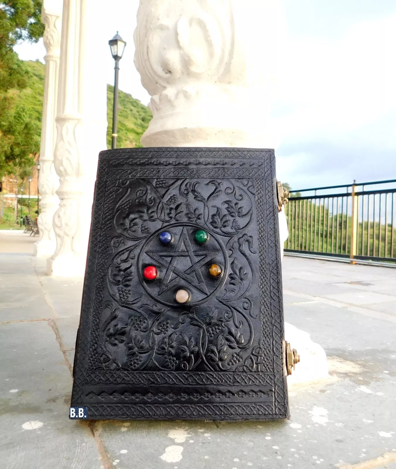 Handcrafted Embossed Vintage Design Leather Bound Journal Diary Healing Obsidian Stone Blank Notebook For Men & Women