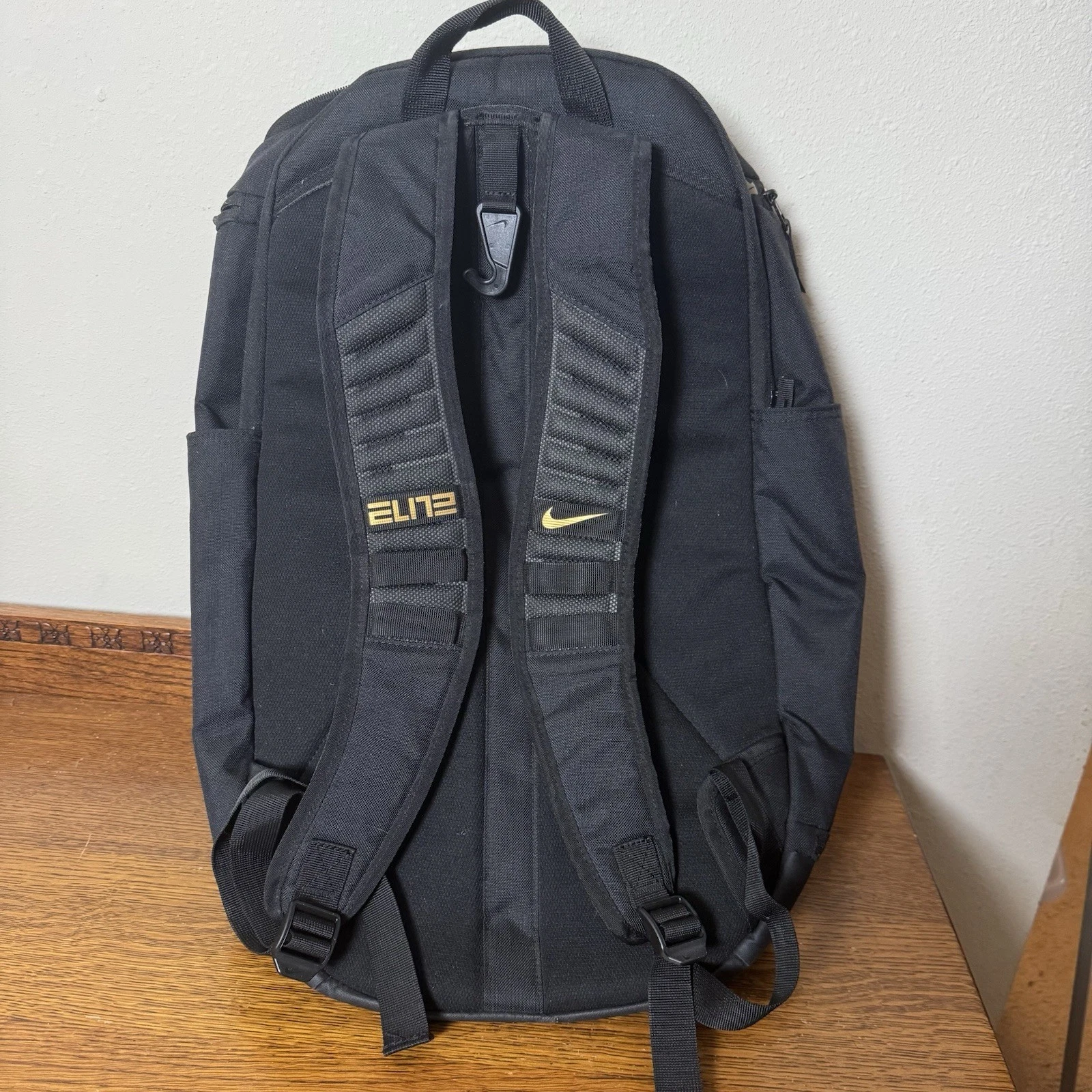 Nike Hoops Elite Pro Basketball Backpack Black /Metallic Gold